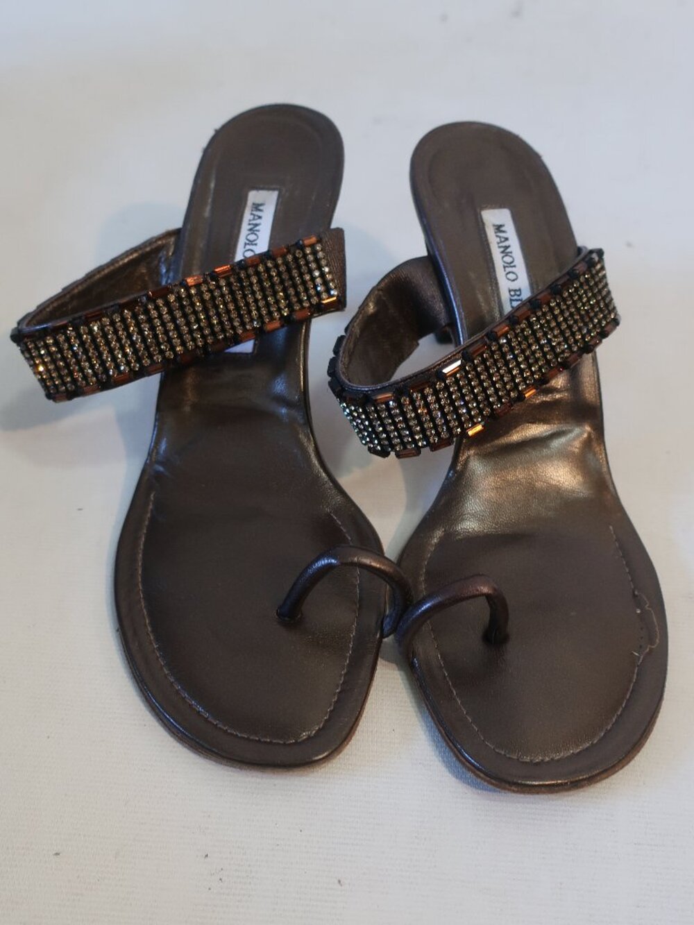 Womens Manolo Blahnik Brown Bronze Metallic Crystal Toe Ring Heel Sandal 38 US/8